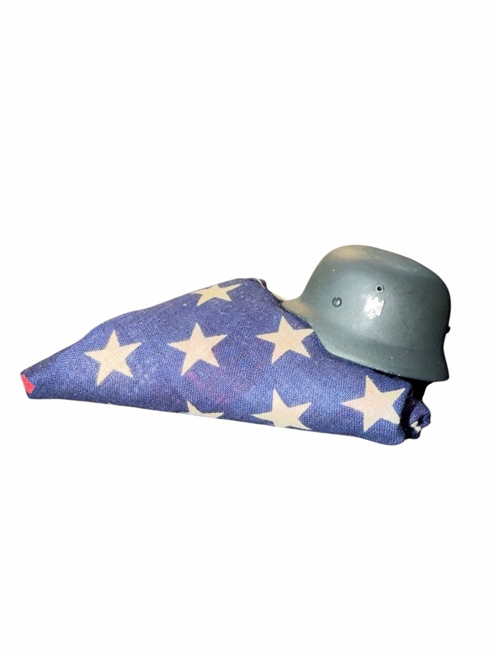 1:8 scale helmet and flag